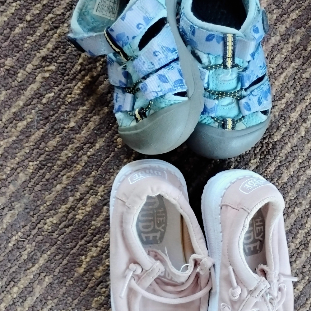 Bundle Of 2 Pairs Of Shoes Size 6C